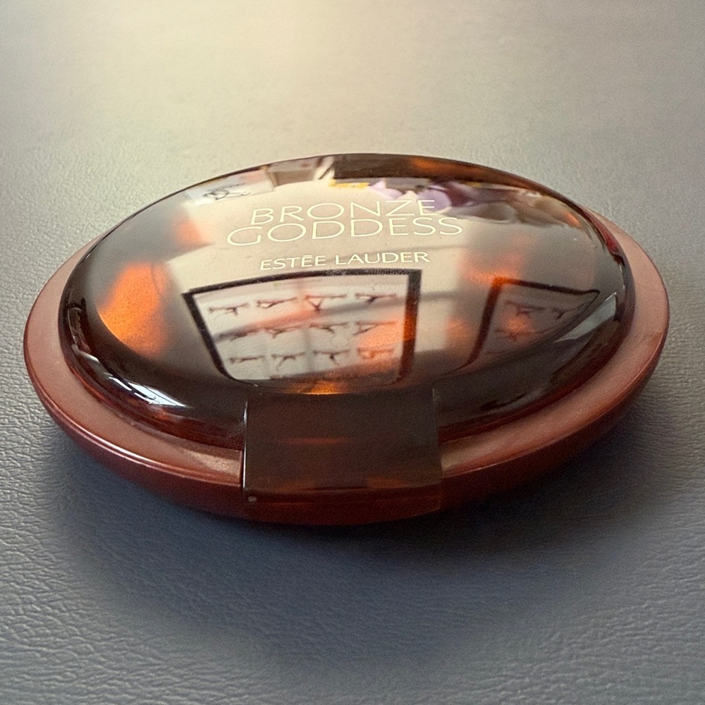 Estee Lauder Bronze goddess bronzer shade 03 medium deep - Picture 5 of 5